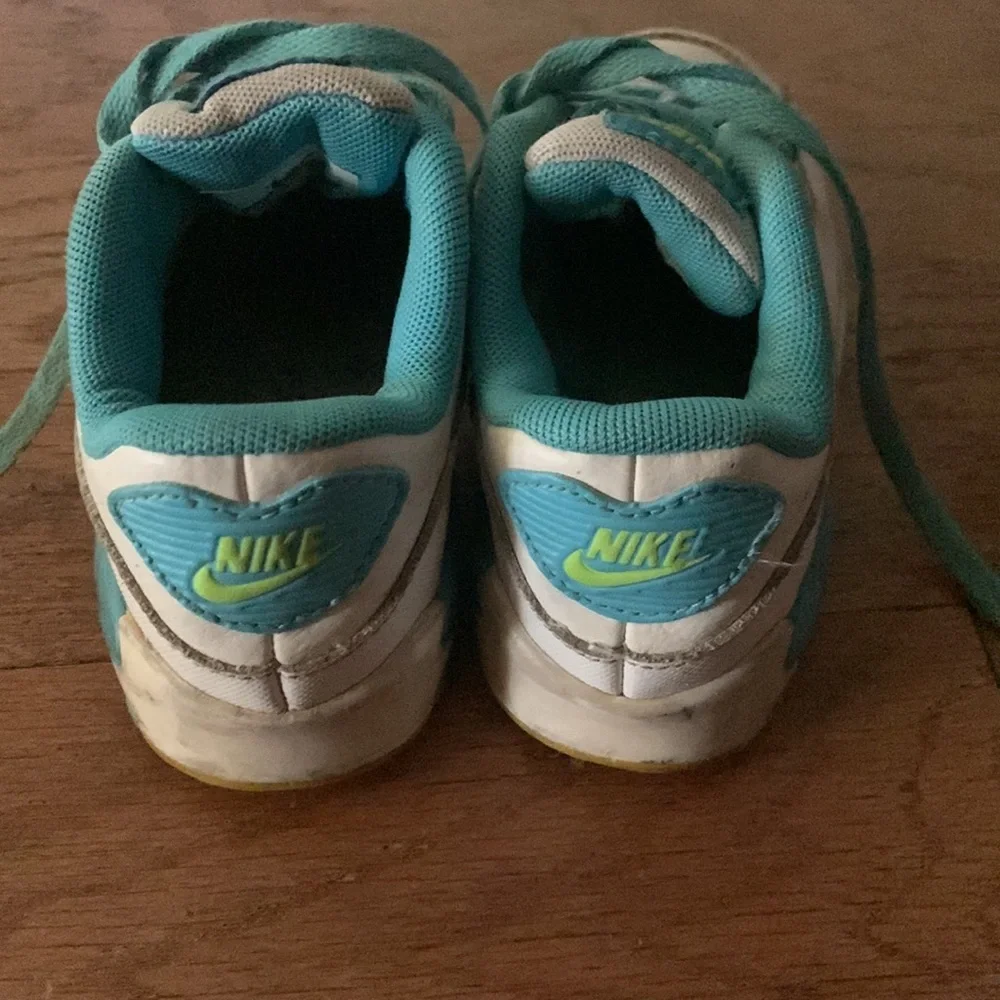 Nike Air Max Youth shoe size 10C‎